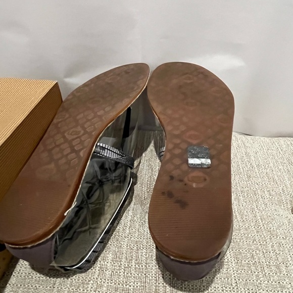 UGG AUSTRALIA - Picture 4 of 7